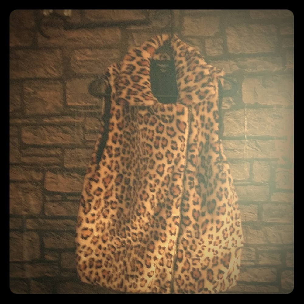 Faux Leopard Fur Vest for all Seasons